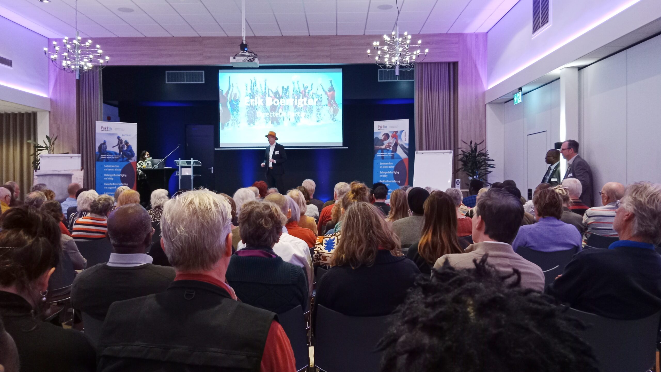 Partin begeleidt kleine doelen